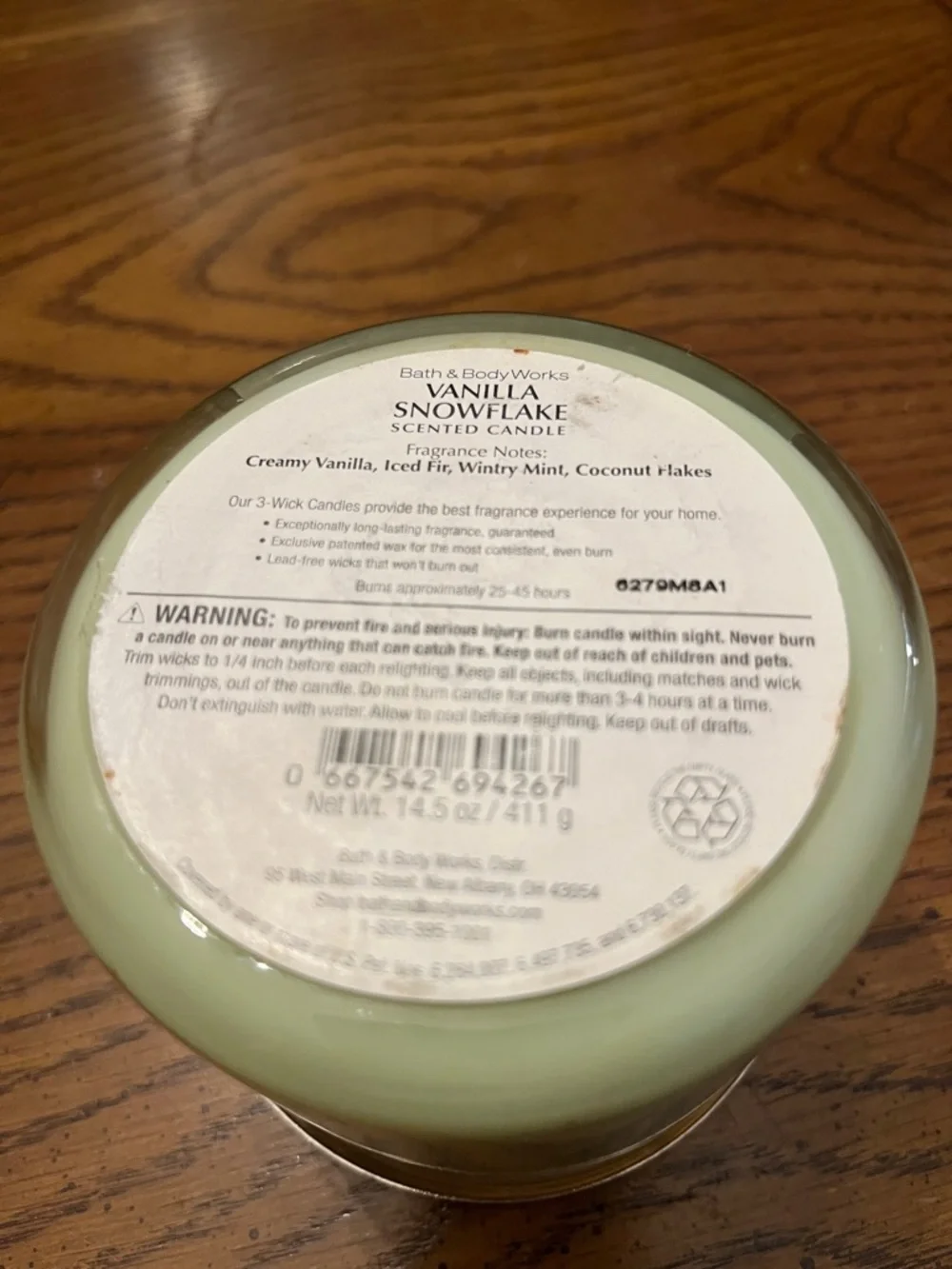 Bath & Body Works Vanilla Snowflake Three Wick Candle, NWT‎